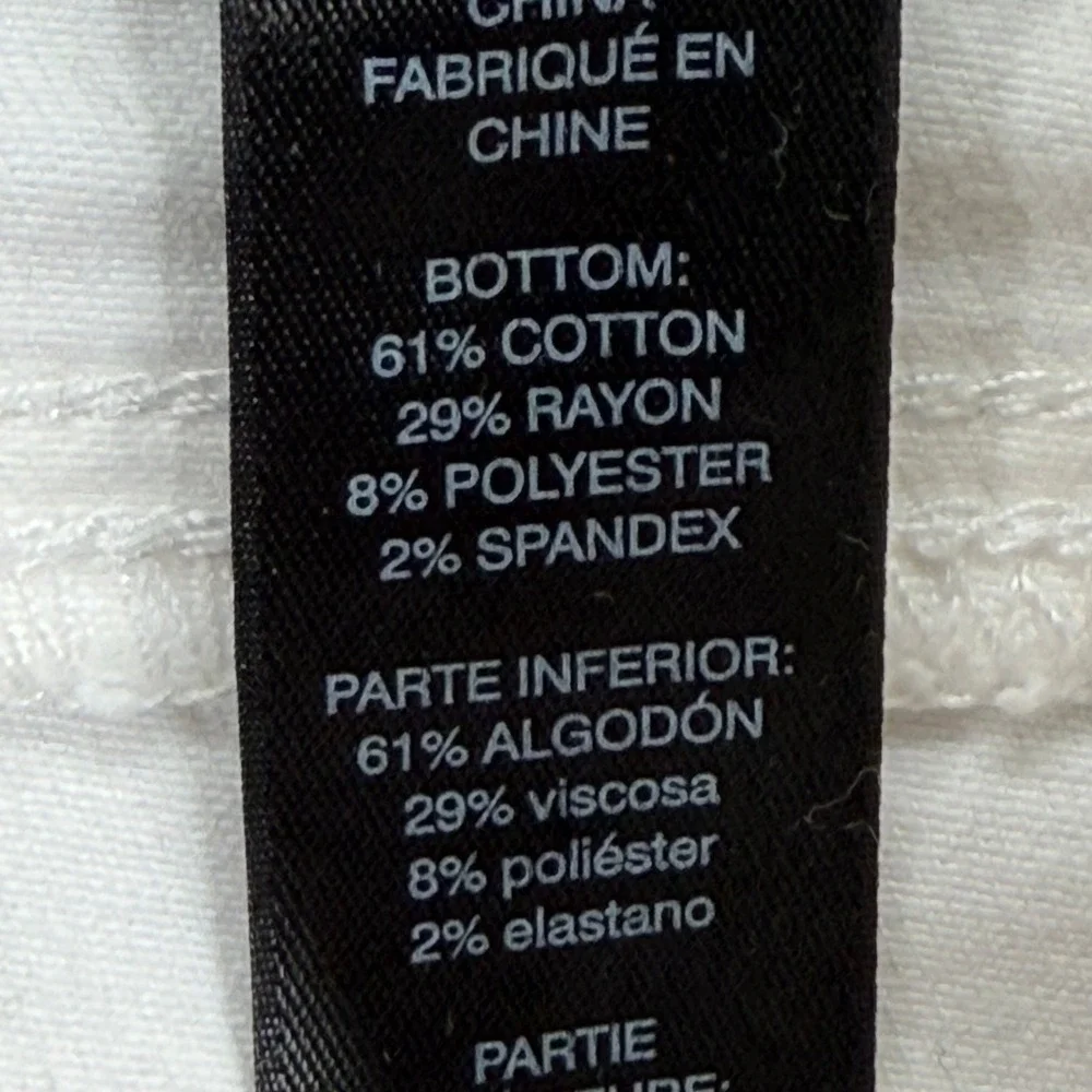 Chico's So Slimming Girlfriend Crop Jeans Womens 2 White Stretch Denim Pants